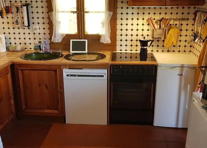 Aisha シャレー Corbeyrier